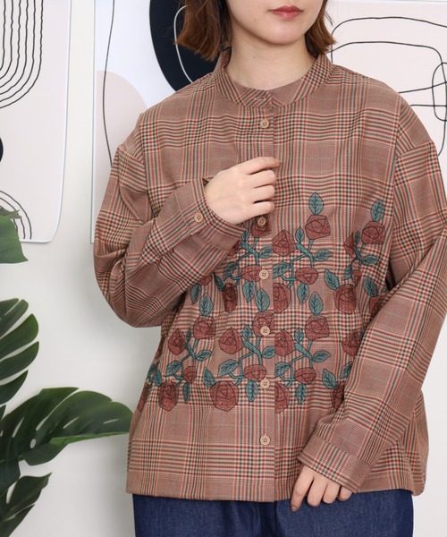 Emago(イマゴ)の「EMAGO グレンチェックローズ刺繍シャツ(シャツ/ブラウス・レディース・ベージュ/チャコールグレー・FREE)」の1枚目の写真