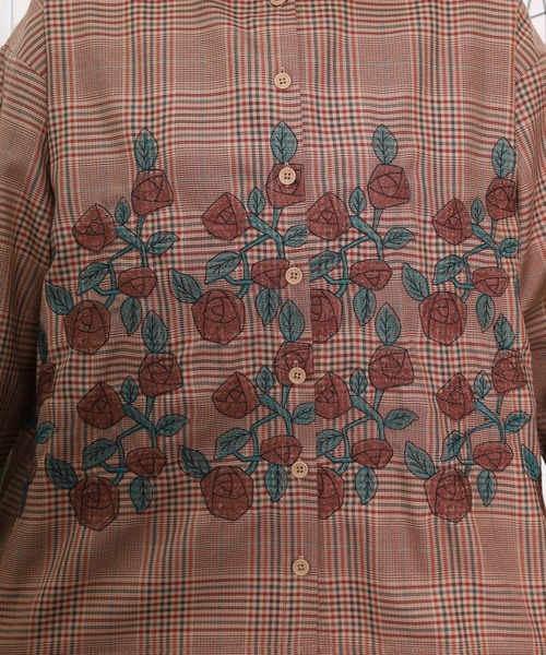 Emago(イマゴ)の「EMAGO グレンチェックローズ刺繍シャツ(シャツ/ブラウス・レディース・ベージュ/チャコールグレー・FREE)」の21枚目の写真