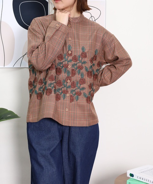 Emago(イマゴ)の「EMAGO グレンチェックローズ刺繍シャツ(シャツ/ブラウス・レディース・ベージュ/チャコールグレー・FREE)」の12枚目の写真
