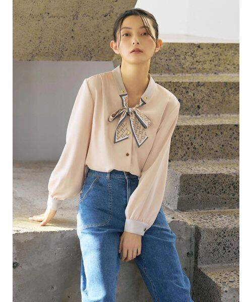 TONAL（トーナル）の「スカーフタイドッキングブラウス（シャツ/ブラウス・レディース・ライトブルー/ネイビー/ピンク/グレー/オフホワイト・MEDIUM）」の6枚目の写真