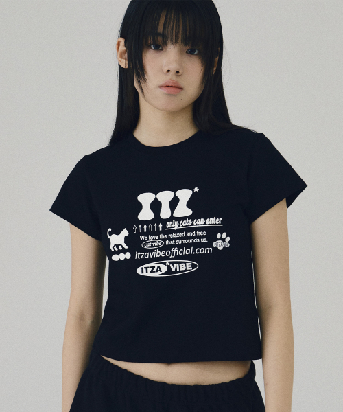 ITZAVIBE(イッザバイブ)の「ITZ OFFICIAL LOGO CROP T SHIRT - BLACK(Tシャツ/カットソー・レディース・その他・ONE SIZE)」の1枚目の写真