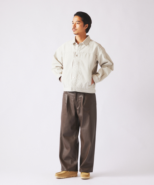 JOURNAL STANDARD relume(ジャーナルスタンダード レリューム)の「フェイクレザー ワイドストレート イージーパンツ(その他パンツ・メンズ・ブラック/ブラウン系その他・MEDIUM/LARGE)」の5枚目の写真