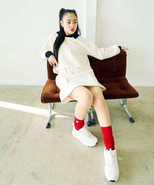 LOVETOXIC（ラブトキシック）の「【LTXC】軽量ドローコードスニーカー（スニーカー・キッズ・ブラック/ホワイト・L/S/M）」の3枚目の写真