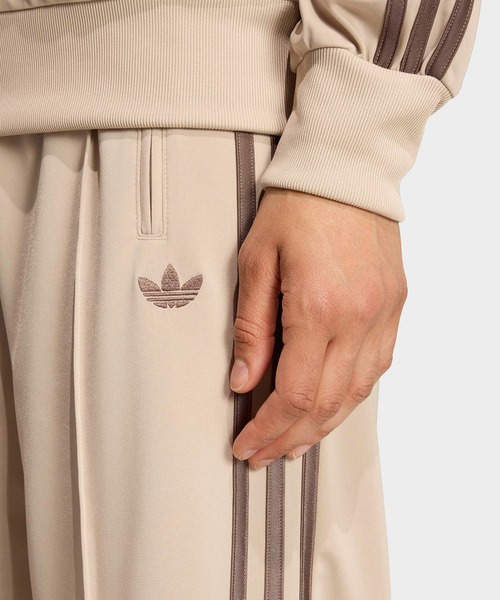adidas(アディダス)の「【adidas(アディダス)】FIREBIRD LOOSE TRACK PANTS(その他パンツ・レディース・ベージュ系その他2・M/S)」の3枚目の写真