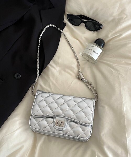 prose verse(プロズヴェール)の「ミニチェーンショルダーバッグ(トートバッグ・レディース・ブラック/ピンク/レッド/シルバー・FREE)」の4枚目の写真