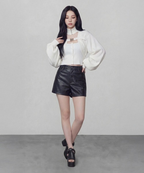 DURAS（デュラス）の「メタルバックルベルトカーディガン（カーディガン/ボレロ・レディース・ブラック/ホワイト・FREE）」の14枚目の写真