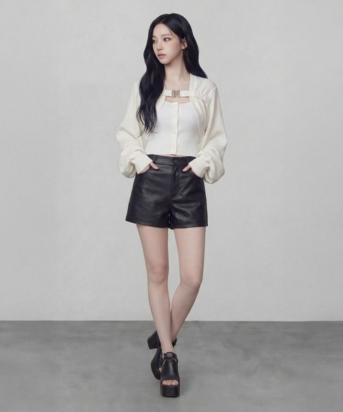 DURAS（デュラス）の「メタルバックルベルトカーディガン（カーディガン/ボレロ・レディース・ブラック/ホワイト・FREE）」の15枚目の写真