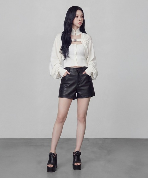 DURAS（デュラス）の「メタルバックルベルトカーディガン（カーディガン/ボレロ・レディース・ブラック/ホワイト・FREE）」の17枚目の写真