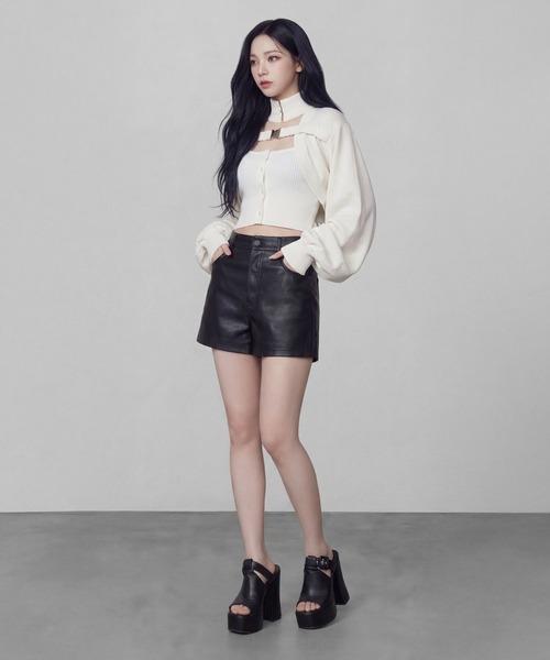 DURAS（デュラス）の「メタルバックルベルトカーディガン（カーディガン/ボレロ・レディース・ブラック/ホワイト・FREE）」の18枚目の写真