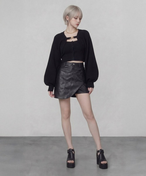 DURAS（デュラス）の「メタルバックルベルトカーディガン（カーディガン/ボレロ・レディース・ブラック/ホワイト・FREE）」の8枚目の写真