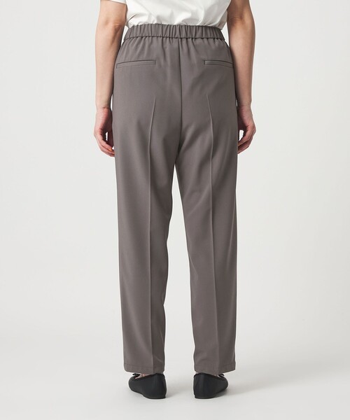 A DAY IN THE LIFE UNITED ARROWS(アデイインザライフユナイテッドアローズ)の「タックイージー テーパードパンツ ‐ウォッシャブル‐<A DAY IN THE LIFE>(その他パンツ・レディース・ブラック/ネイビー/モカ/オレンジ・M/S)」の12枚目の写真