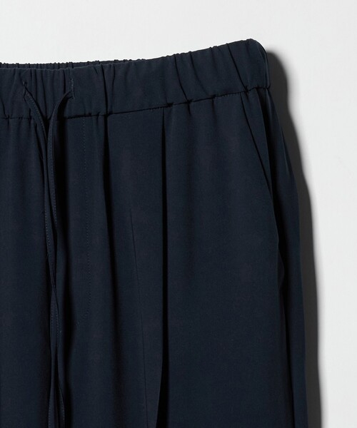 A DAY IN THE LIFE UNITED ARROWS(アデイインザライフユナイテッドアローズ)の「タックイージー テーパードパンツ ‐ウォッシャブル‐<A DAY IN THE LIFE>(その他パンツ・レディース・ブラック/ネイビー/モカ/オレンジ・M/S)」の22枚目の写真