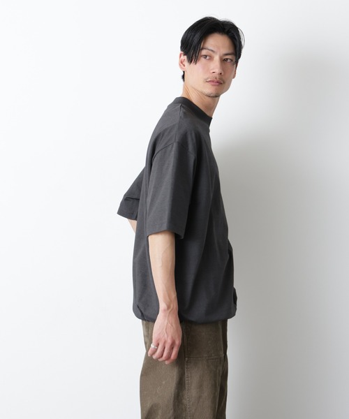 NANO universe(ナノユニバース)の「ソラーロワイドモックネックTシャツ(Tシャツ/カットソー・メンズ・サックスブルー/ホワイト/チャコール・M/L)」の6枚目の写真