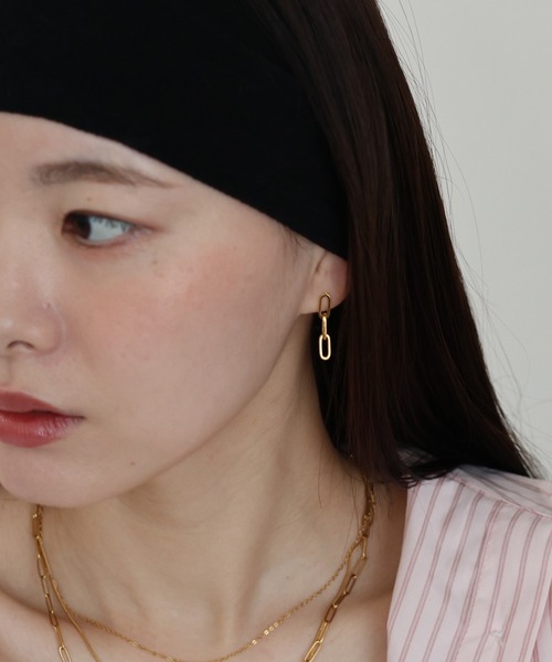 J by blue(ジェイバイブルー)の「オーバルチェーンピアス / サージカルステンレス(ピアス(両耳用)・レディース・シルバー・FREE)」の5枚目の写真
