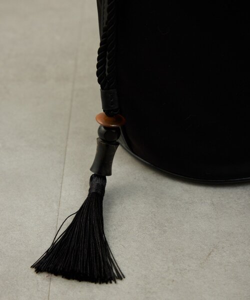 GALLARDAGALANTE（ガリャルダガランテ）の「【2.718】タッセルドローストリングバッグ（トートバッグ・レディース・ブラック系その他2・FREE）」の5枚目の写真