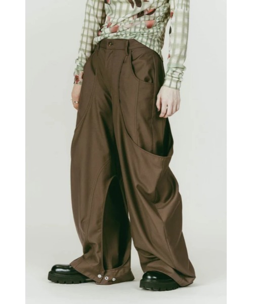 Knuth Marf（クヌースマーフ）の「Knuth Marf high-boot detailpants（その他パンツ・レディース・ブラウン/ブラック・MEDIUM/SMALL/X-SMALL）」の2枚目の写真