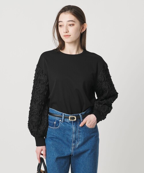 UNITED ARROWS(ユナイテッドアローズ)の「エンブロイダリーフラワー ショルダーコンビ カットソー(Tシャツ/カットソー・レディース・ホワイト/ブラック・FREE)」の6枚目の写真