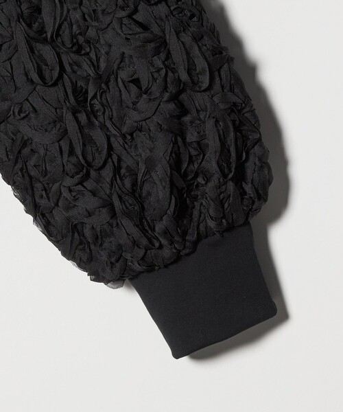 UNITED ARROWS(ユナイテッドアローズ)の「エンブロイダリーフラワー ショルダーコンビ カットソー(Tシャツ/カットソー・レディース・ホワイト/ブラック・FREE)」の15枚目の写真