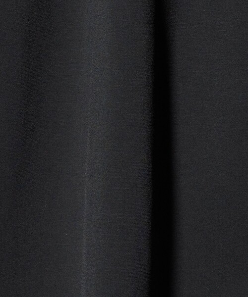 UNITED ARROWS(ユナイテッドアローズ)の「エンブロイダリーフラワー ショルダーコンビ カットソー(Tシャツ/カットソー・レディース・ホワイト/ブラック・FREE)」の13枚目の写真