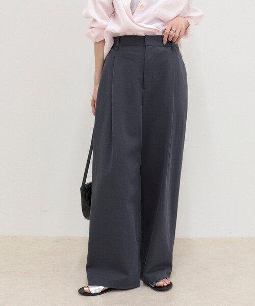 fredy emue（フレディエミュ）の「ハイゲージタックパンツ（その他パンツ・レディース・ベージュ/チャコールグレー/ブラック・38/36）」の3枚目の写真