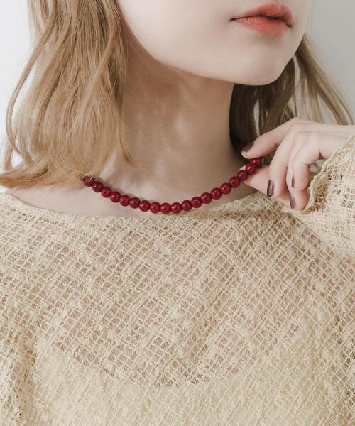 SMELLY（スメリー）の「ステンレスカラーボールビーズネックレス（ネックレス・レディース・ブラウン/レッド・-）」の4枚目の写真