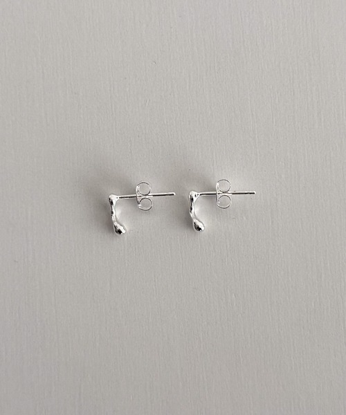 CANAL JEAN（キャナルジーン）の「Pt　【Silver925】ウェーブピアス（ピアス（両耳用）・レディース・シルバー/ゴールド・ONE SIZE）」の7枚目の写真