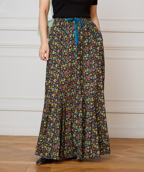 IENA LA BOUCLE（イエナラブークル）の「IENA LA BOUCLE Flower プリントスカート（スカート・レディース・ブラック系その他・36/38）」の3枚目の写真