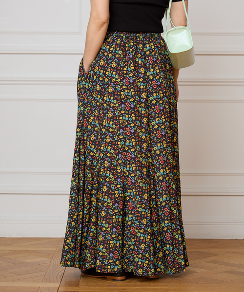 IENA LA BOUCLE（イエナラブークル）の「IENA LA BOUCLE Flower プリントスカート（スカート・レディース・ブラック系その他・36/38）」の5枚目の写真