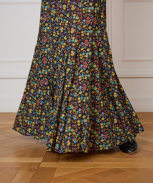 IENA LA BOUCLE（イエナラブークル）の「IENA LA BOUCLE Flower プリントスカート（スカート・レディース・ブラック系その他・36/38）」の8枚目の写真