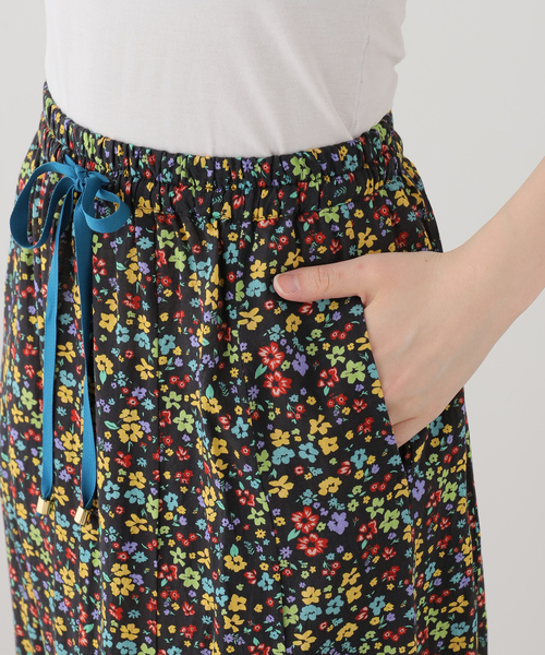 IENA LA BOUCLE（イエナラブークル）の「IENA LA BOUCLE Flower プリントスカート（スカート・レディース・ブラック系その他・36/38）」の16枚目の写真