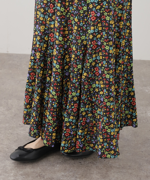 IENA LA BOUCLE（イエナラブークル）の「IENA LA BOUCLE Flower プリントスカート（スカート・レディース・ブラック系その他・36/38）」の17枚目の写真