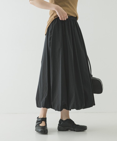 URBAN RESEARCH(アーバンリサーチ)の「バルーンギャザースカート(スカート・レディース・オフホワイト/ブラック/ネイビー・FREE)」の2枚目の写真