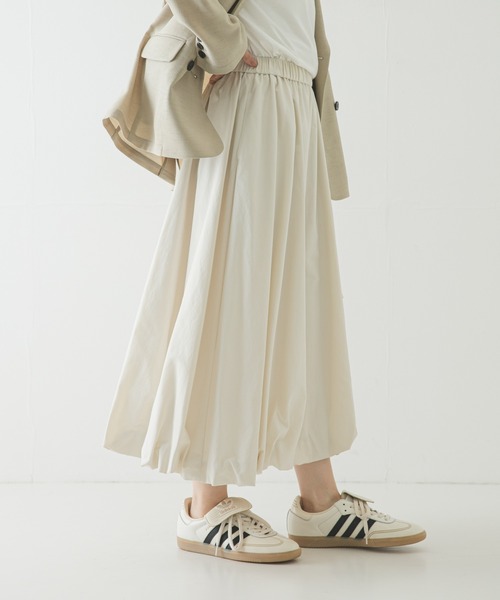 URBAN RESEARCH(アーバンリサーチ)の「バルーンギャザースカート(スカート・レディース・オフホワイト/ブラック/ネイビー・FREE)」の6枚目の写真