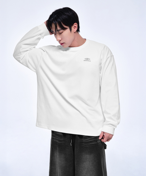 BORN TO WIN（ボーントゥウィン）の「SILVER B LOGO OVER FIT LONG SLEEVE [WHITE]（Tシャツ/カットソー・メンズ・その他・1/2/4/3）」の4枚目の写真
