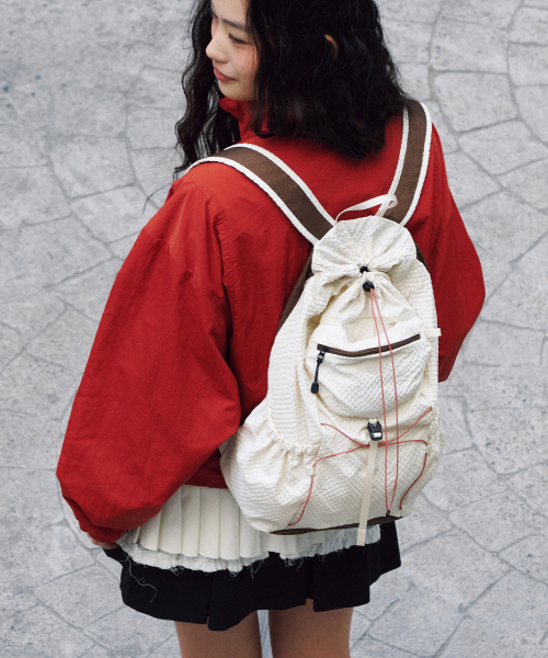 FENNEC(フェネック)の「AIRY POCKET BACKPACK - BUTTER(バックパック/リュック・レディース・その他・FREE)」の2枚目の写真