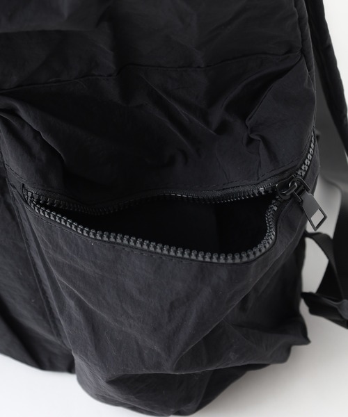 crossi（クロッシー）の「メタリック ドローストリング リュック（バックパック/リュック・レディース・ブラック/シルバー/カーキ/ベージュ・FREE）」の12枚目の写真