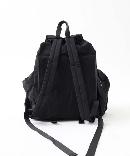 crossi（クロッシー）の「メタリック ドローストリング リュック（バックパック/リュック・レディース・ブラック/シルバー/カーキ/ベージュ・FREE）」の11枚目の写真