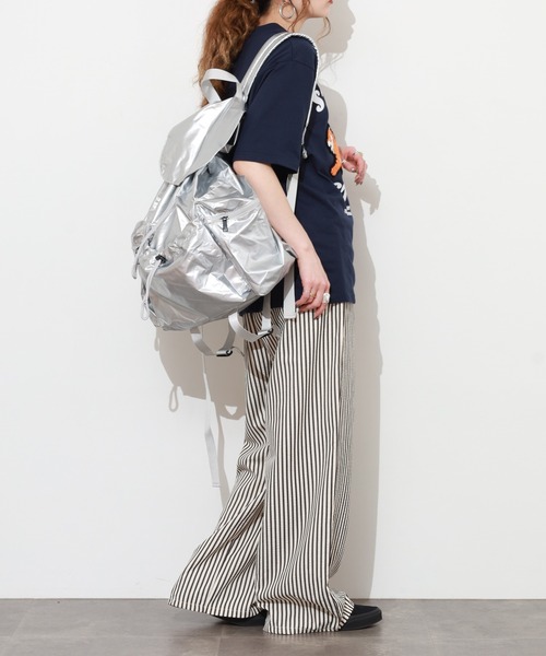 crossi（クロッシー）の「メタリック ドローストリング リュック（バックパック/リュック・レディース・ブラック/シルバー/カーキ/ベージュ・FREE）」の19枚目の写真
