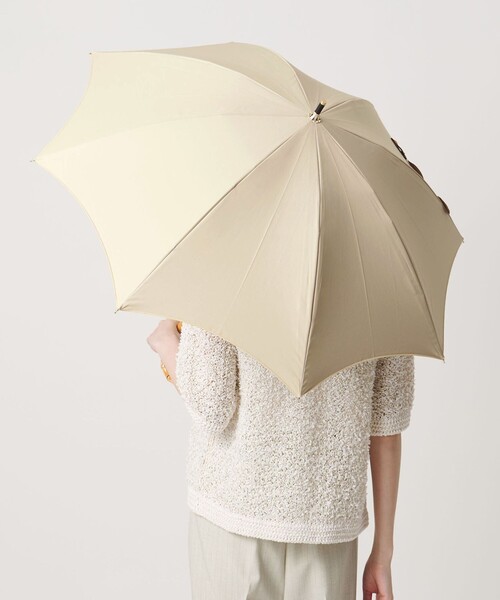 UNITED ARROWS(ユナイテッドアローズ)の「無地 晴雨兼用 長傘(長傘・レディース・オリーブ/ベージュ/ダークグレー・FREE)」の6枚目の写真