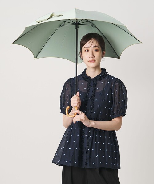 UNITED ARROWS(ユナイテッドアローズ)の「無地 晴雨兼用 長傘(長傘・レディース・オリーブ/ベージュ/ダークグレー・FREE)」の8枚目の写真
