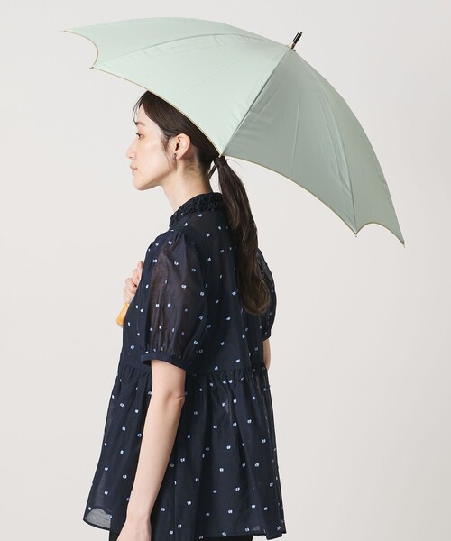 UNITED ARROWS(ユナイテッドアローズ)の「無地 晴雨兼用 長傘(長傘・レディース・オリーブ/ベージュ/ダークグレー・FREE)」の9枚目の写真