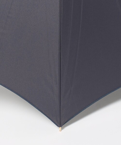 UNITED ARROWS(ユナイテッドアローズ)の「無地 晴雨兼用 長傘(長傘・レディース・オリーブ/ベージュ/ダークグレー・FREE)」の20枚目の写真