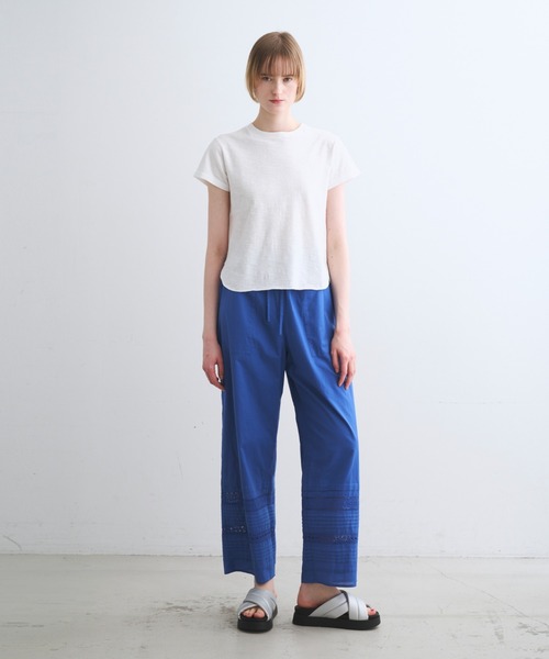 three dots(スリードッツ)の「ジェローム レースパンツ(その他パンツ・レディース・ベージュ/ブルー/チャコール・M/S)」の10枚目の写真