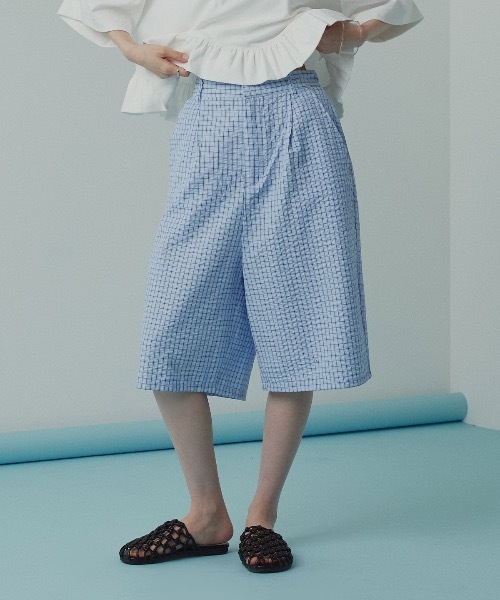 W:Huku(フーク)の「チェック サッカー スラックス バミューダ ハーフパンツ / 短パン / Checkered Slacks Shorts(その他パンツ・レディース・グレー/ブルー/アイボリー・FREE)」の3枚目の写真