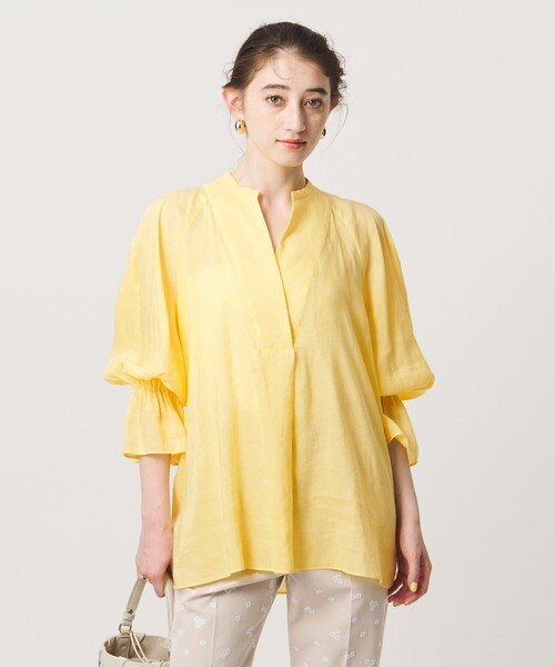 UNITED ARROWS(ユナイテッドアローズ)の「ラミー スキッパー Vネック ブラウス ‐ウォッシャブル‐(シャツ/ブラウス・レディース・その他2/イエロー/ネイビー・FREE)」の3枚目の写真