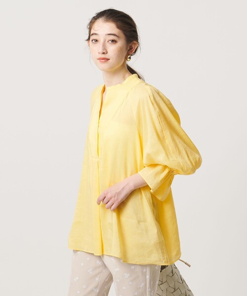 UNITED ARROWS(ユナイテッドアローズ)の「ラミー スキッパー Vネック ブラウス ‐ウォッシャブル‐(シャツ/ブラウス・レディース・その他2/イエロー/ネイビー・FREE)」の6枚目の写真