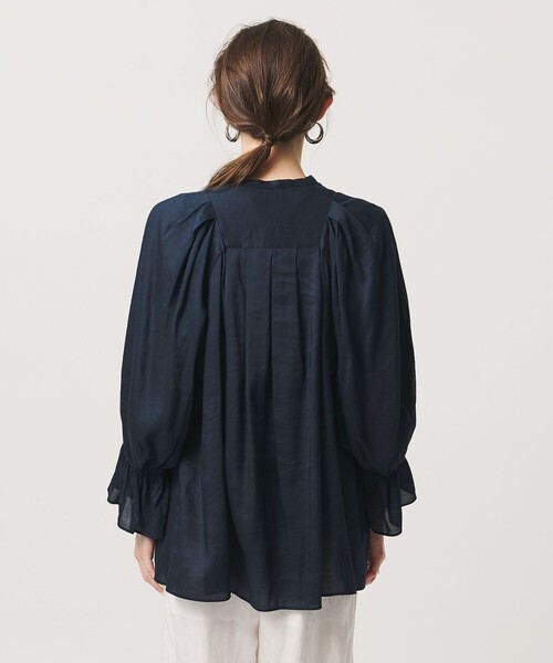 UNITED ARROWS(ユナイテッドアローズ)の「ラミー スキッパー Vネック ブラウス ‐ウォッシャブル‐(シャツ/ブラウス・レディース・その他2/イエロー/ネイビー・FREE)」の14枚目の写真