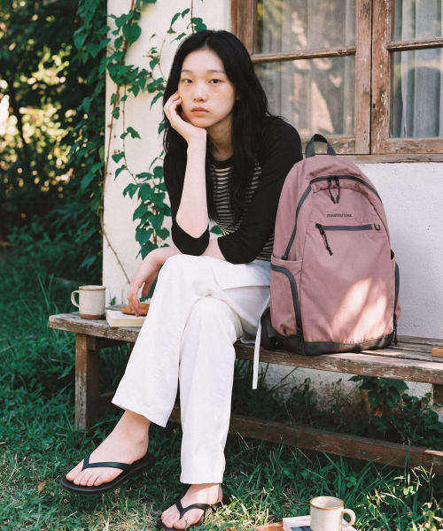 MASMARULEZ（マスマルールズ）の「[INT] Mono lite backpack_Smoky Pink（バックパック/リュック・レディース・その他・FREE）」の3枚目の写真