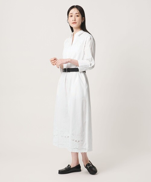 UNITED ARROWS(ユナイテッドアローズ)の「カットワーク シャツワンピース(ワンピース・レディース・オフホワイト/ネイビー・FREE)」の1枚目の写真