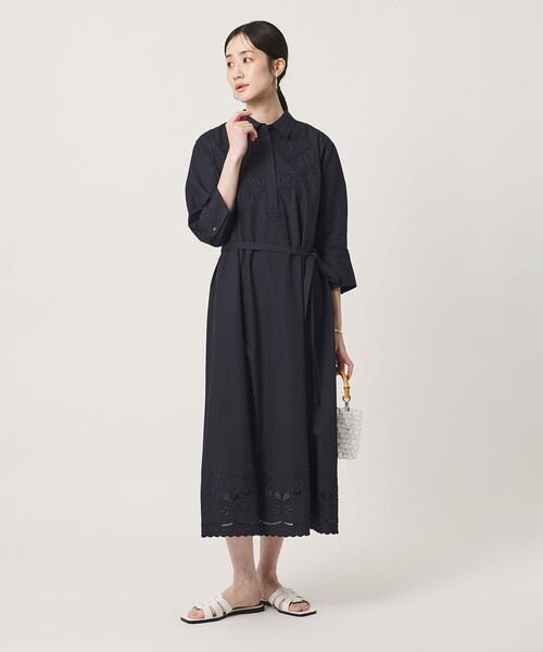 UNITED ARROWS(ユナイテッドアローズ)の「カットワーク シャツワンピース(ワンピース・レディース・オフホワイト/ネイビー・FREE)」の8枚目の写真